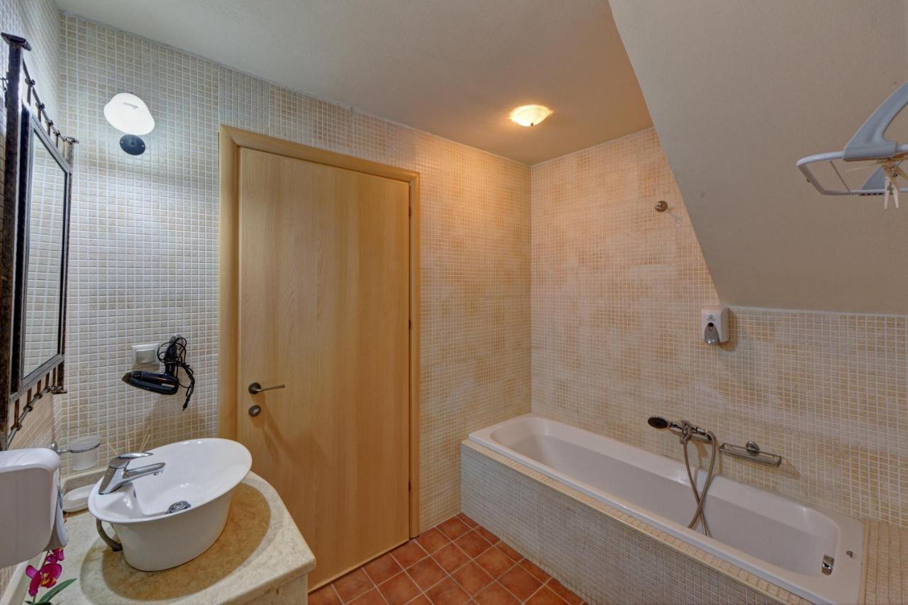Mourtzanakis Residence - Traditional Eco Hotel In Akhládha Eksteriør billede