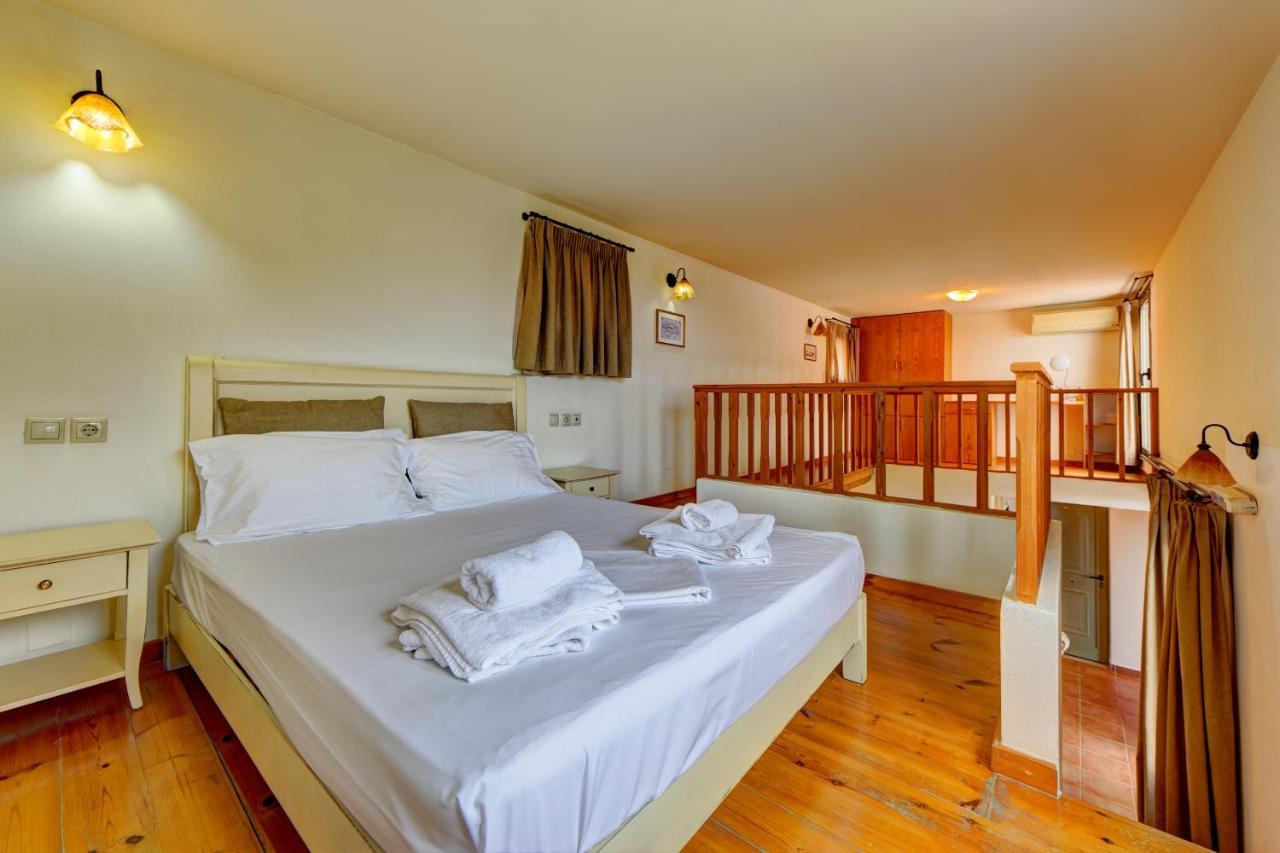 Mourtzanakis Residence - Traditional Eco Hotel In Akhládha Eksteriør billede