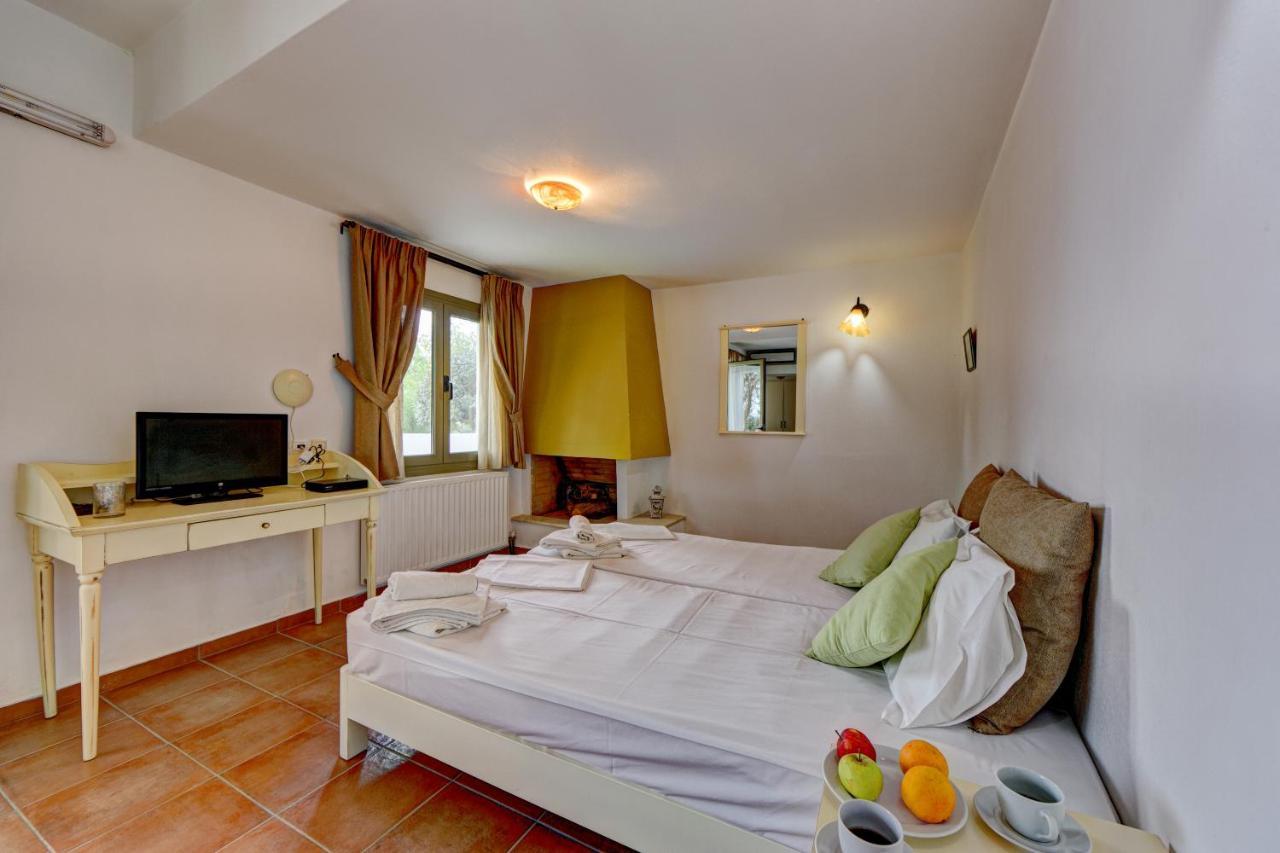 Mourtzanakis Residence - Traditional Eco Hotel In Akhládha Eksteriør billede